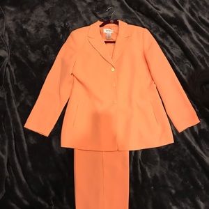 Retro peach pantsuit